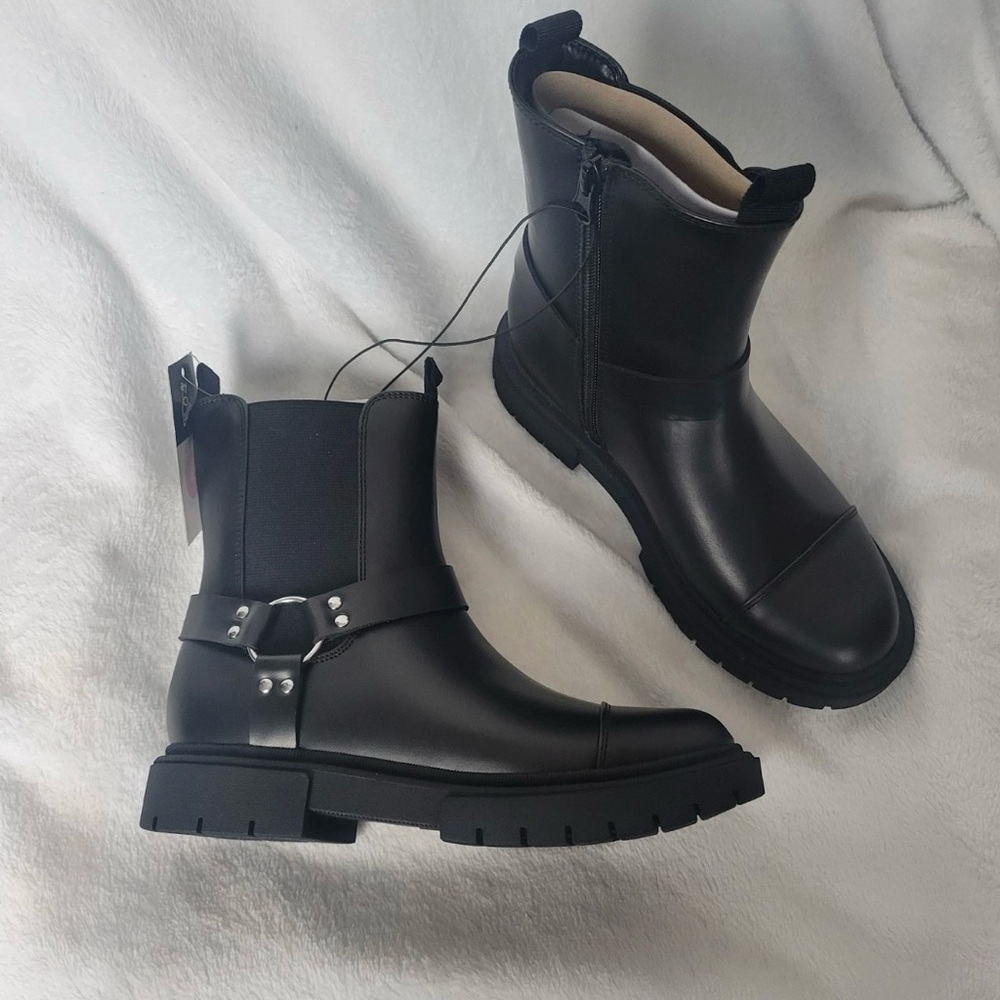 art class Black Lug Sole Chelsea Boots with Side Zipper - Picture 5 of 12